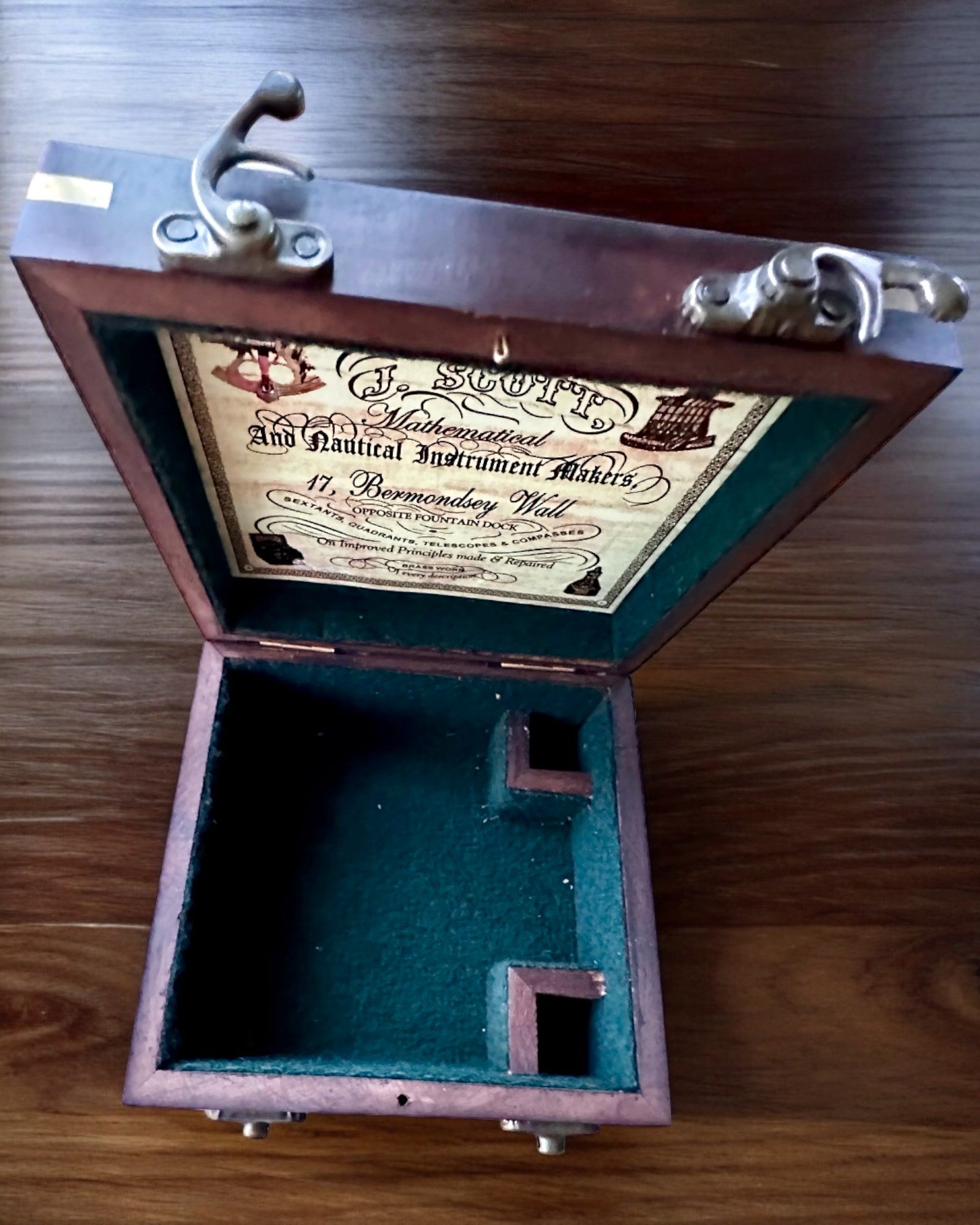 Large Wooden Box for Sextant premium "Mariner's Legacy" with Engraving Option