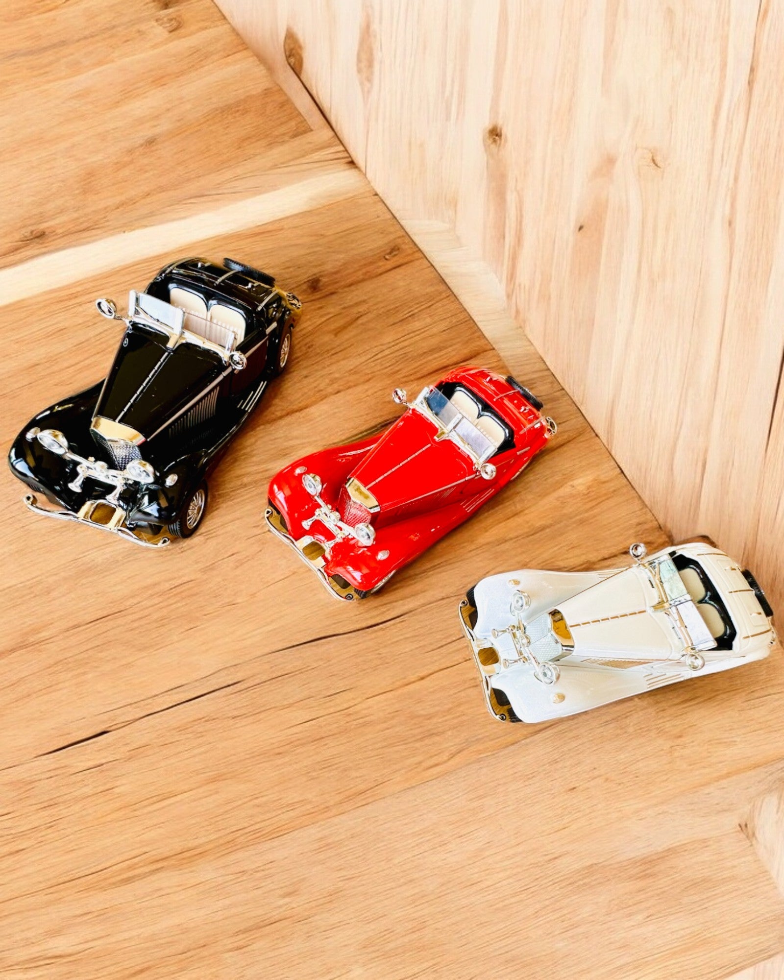 Miniature Model of Classic Retro Cars - customization option for a gift with engraving, 3 variants to choose from