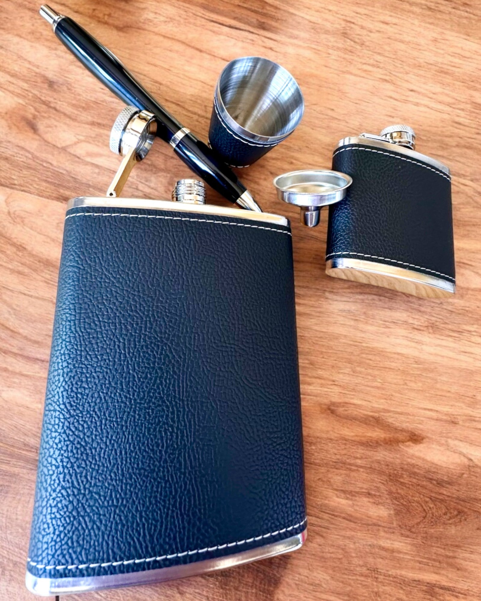 "Stylish Gentleman" Flasks Set - personalization option with engraving for a gift