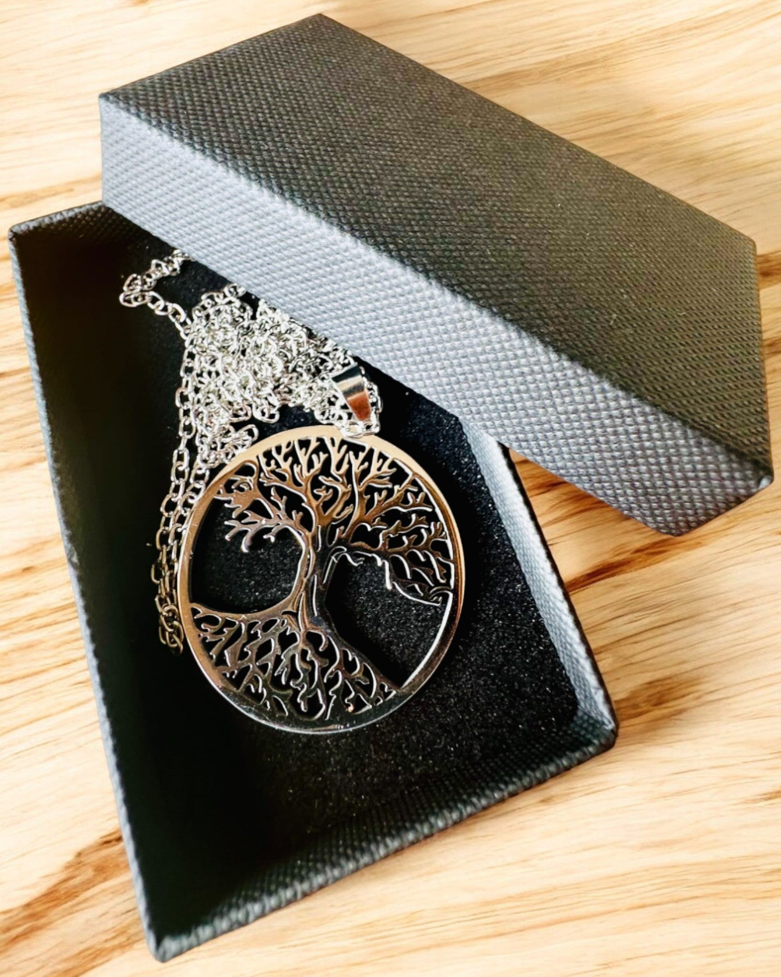 "Tree of Life" Necklace in Stainless Steel - personalized engraving, 2 color variants