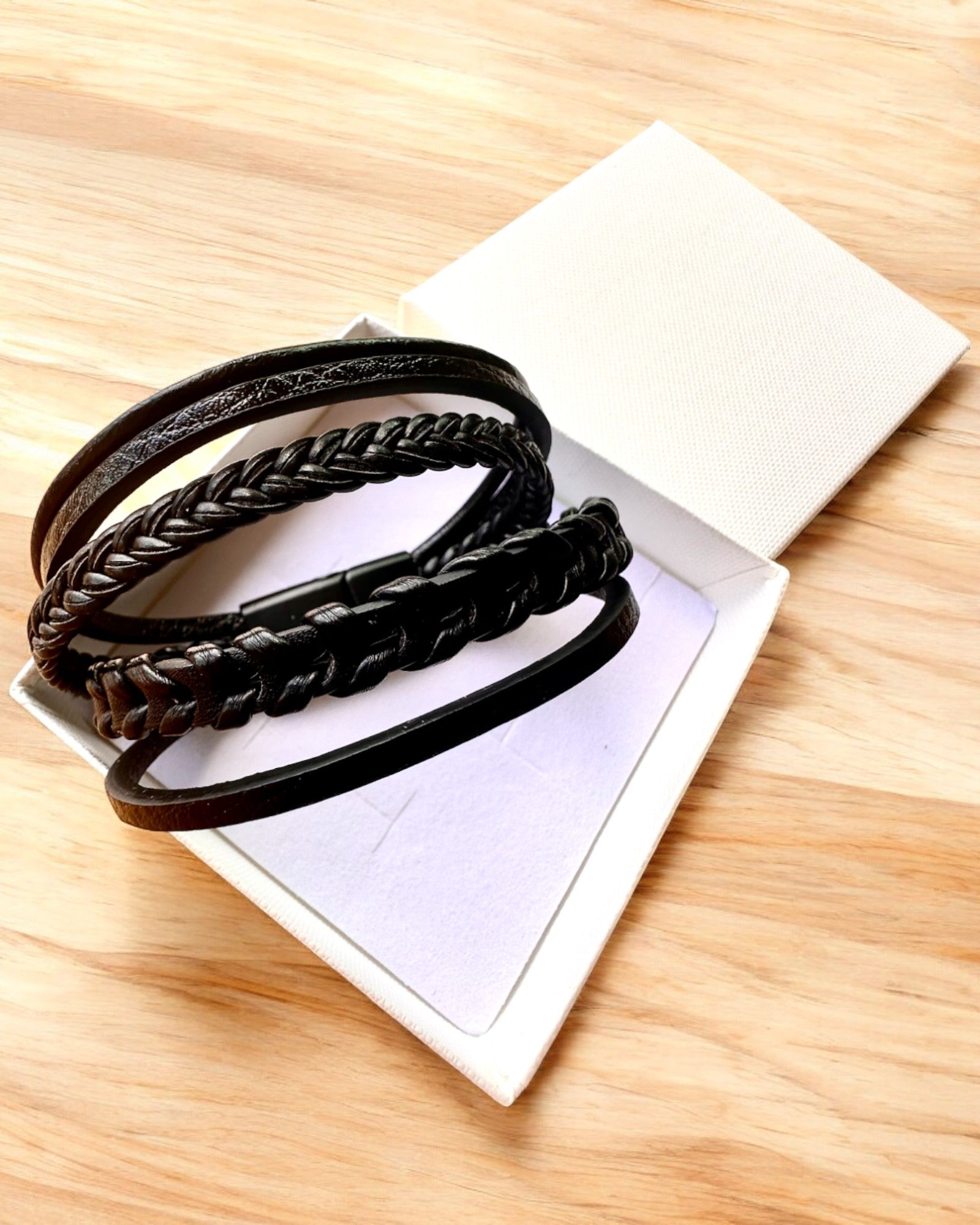 "StyleTwist" Bracelet with Personalization Engraving