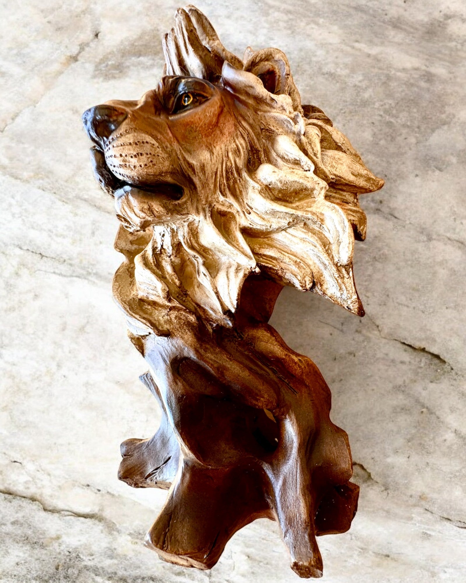 "Lion Courage" - Resin Figurine, 28 cm tall, with engraving option for a gift