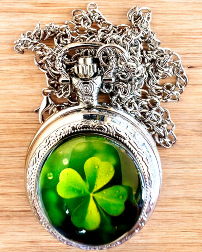 Pocket watch "CloverTime" with a four-leaf clover motif, personalization option with engraving for a gift.