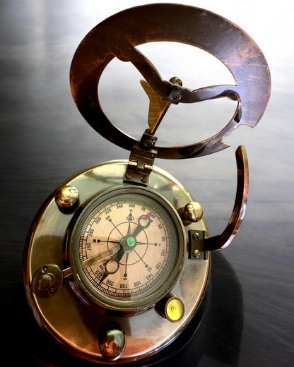 Captain's Compass "Explorer 2" - personalization option with engraving for a gift, 2 color variants to choose from.