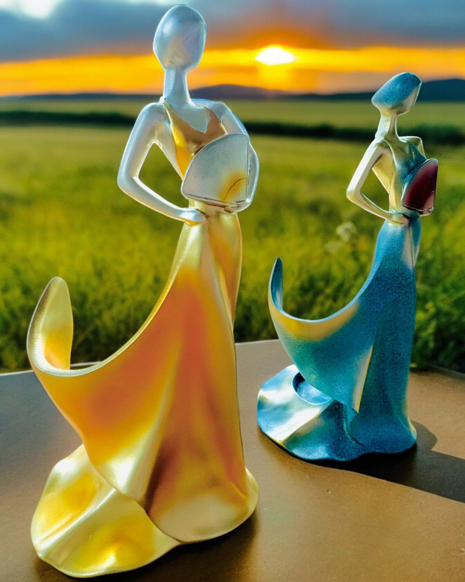 Elegant Bottle Stand - Lady Statue - personalization with engraving, 2 variants to choose from