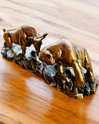 "The Clash of the Bull and the Bear" - Copper-red sculpture with engraving option