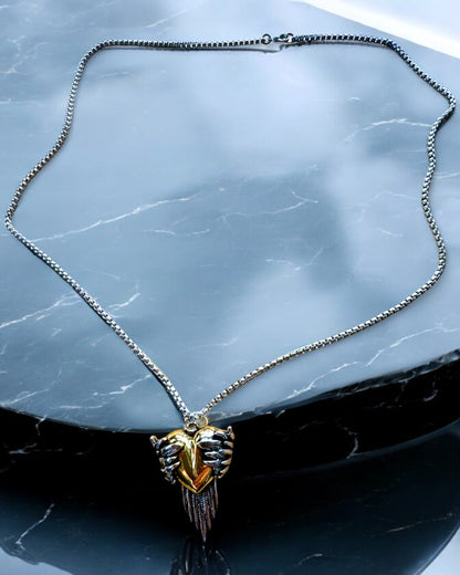 "Amulet Sercostrzelec - Dark Wings of Love", personalization option with engraving for a gift