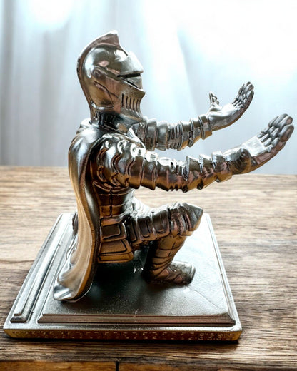 Knight's Stand for a phone or pen, with the possibility of personalization through engraving for a gift.