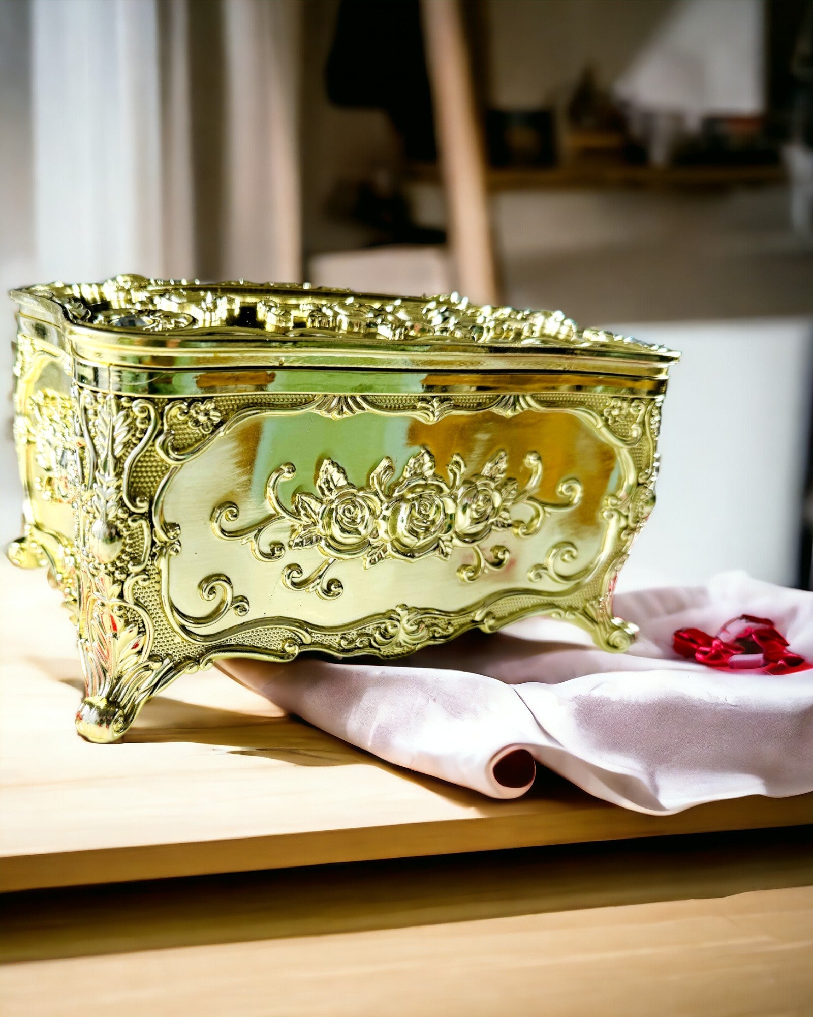 Elegant Tissue Box with Embossed Flowers - Napkin Holder