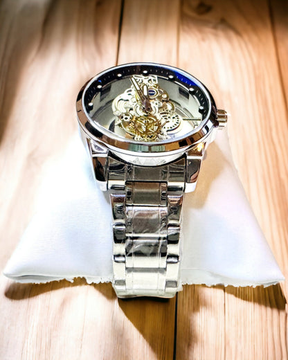 Elegant Men's Quartz Watch - Transparent Mechanism and Sporty Elegance