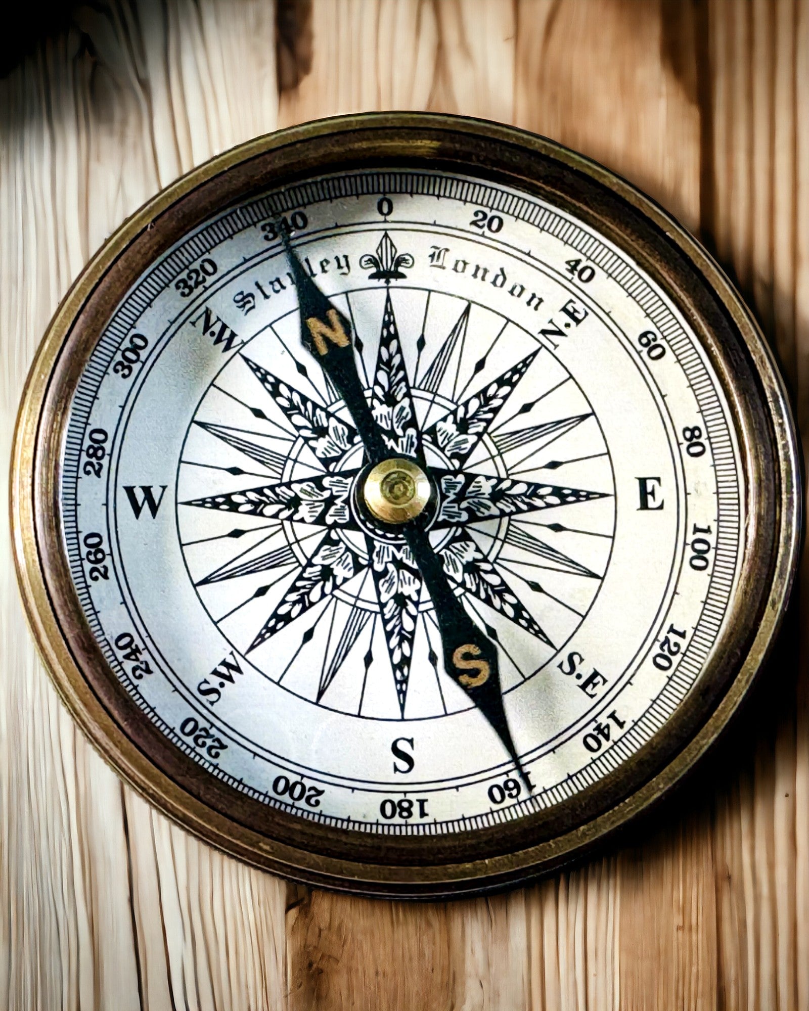 "Stanley Marine London" sailing compass with personalization option, 2 variants to choose from