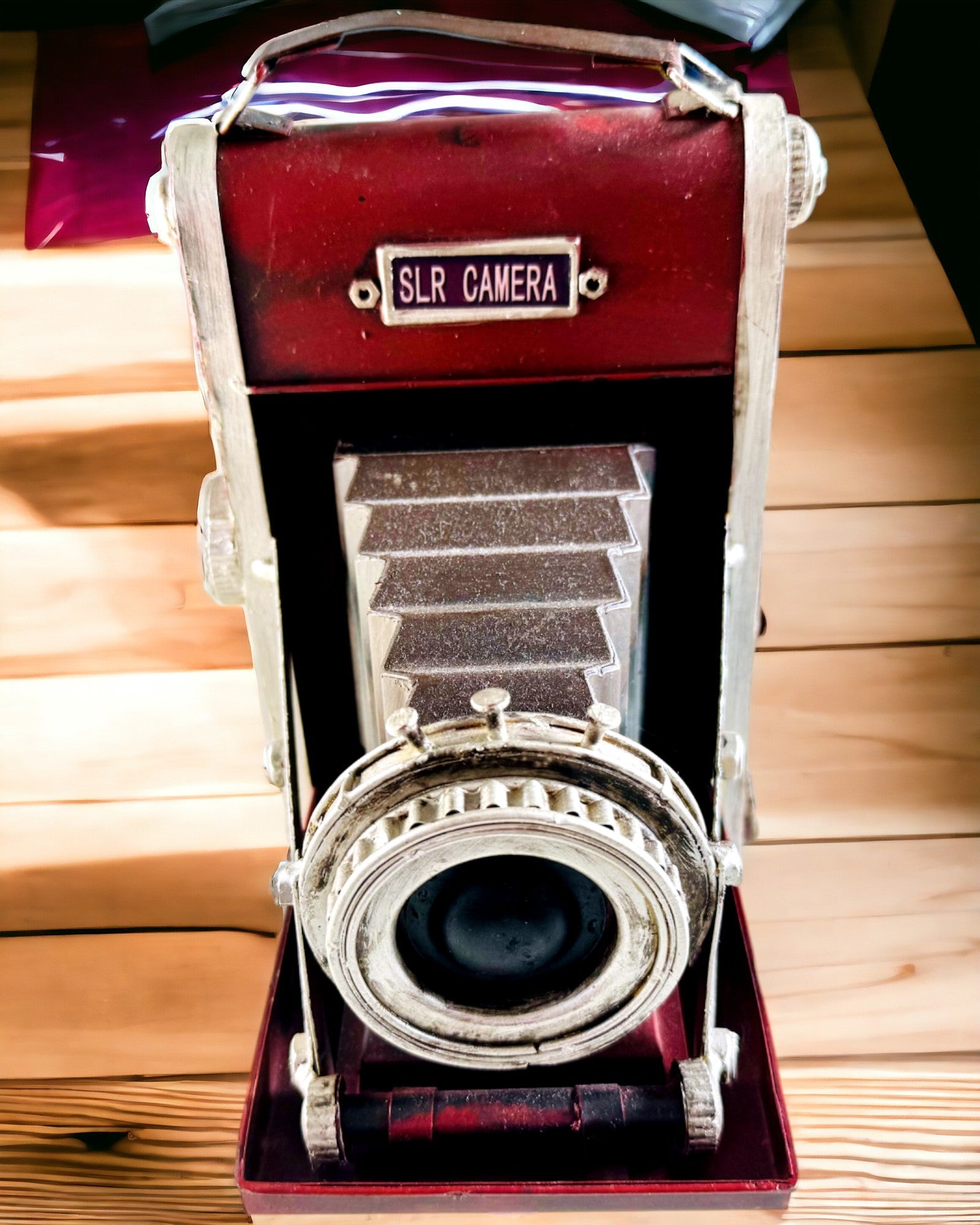 Vintage Vision: Decorative Retro Camera with Engraving Option