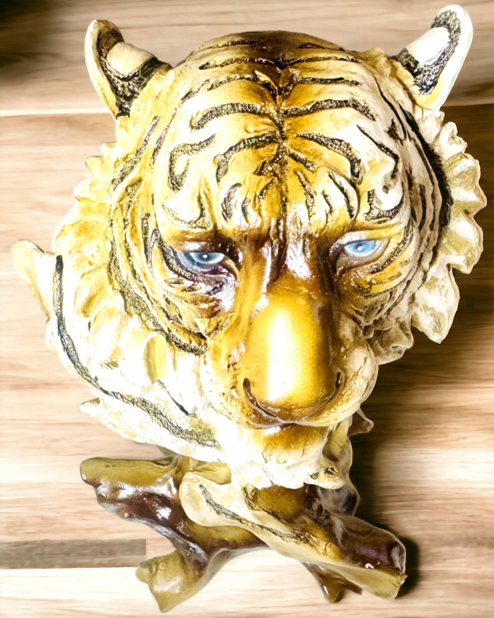 "Tiger King of the Jungle" Figurine with Engraving Option, 29 cm tall, decoration for a gift