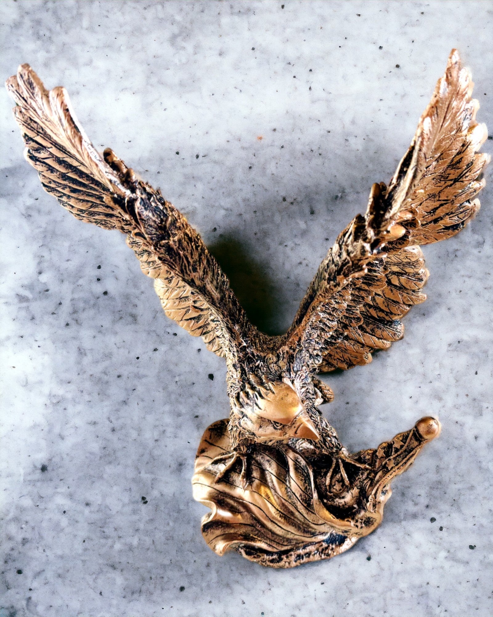 "Lord of the Winds" - Retro Eagle Sculpture in Vintage Style with Engraving Option