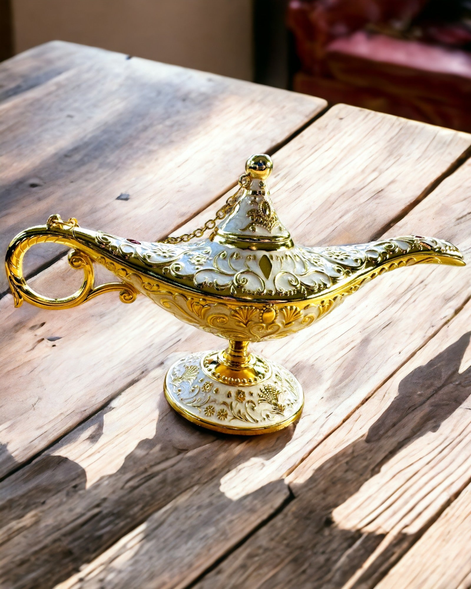 Aladdin's Magic Lamp with Engraving Option - White Variant, interwoven with gold