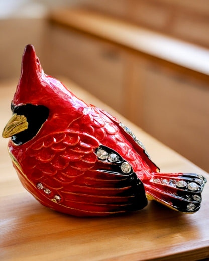 Elegant cardinal-shaped box with engraving option