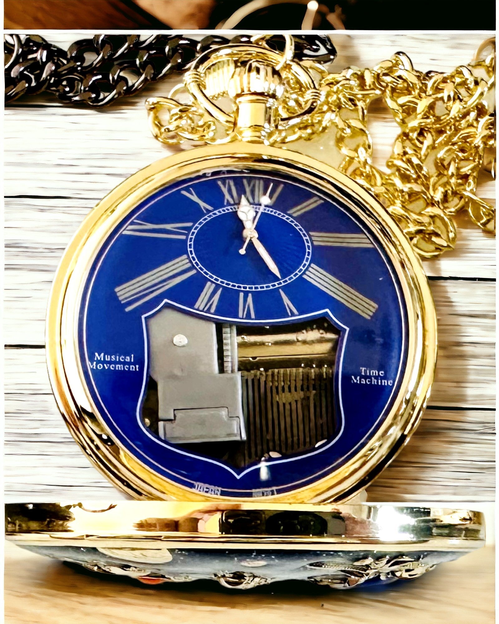 Pocket watch "Astrum Temporis" - Gold frame. Possibility of personalization with engraving.