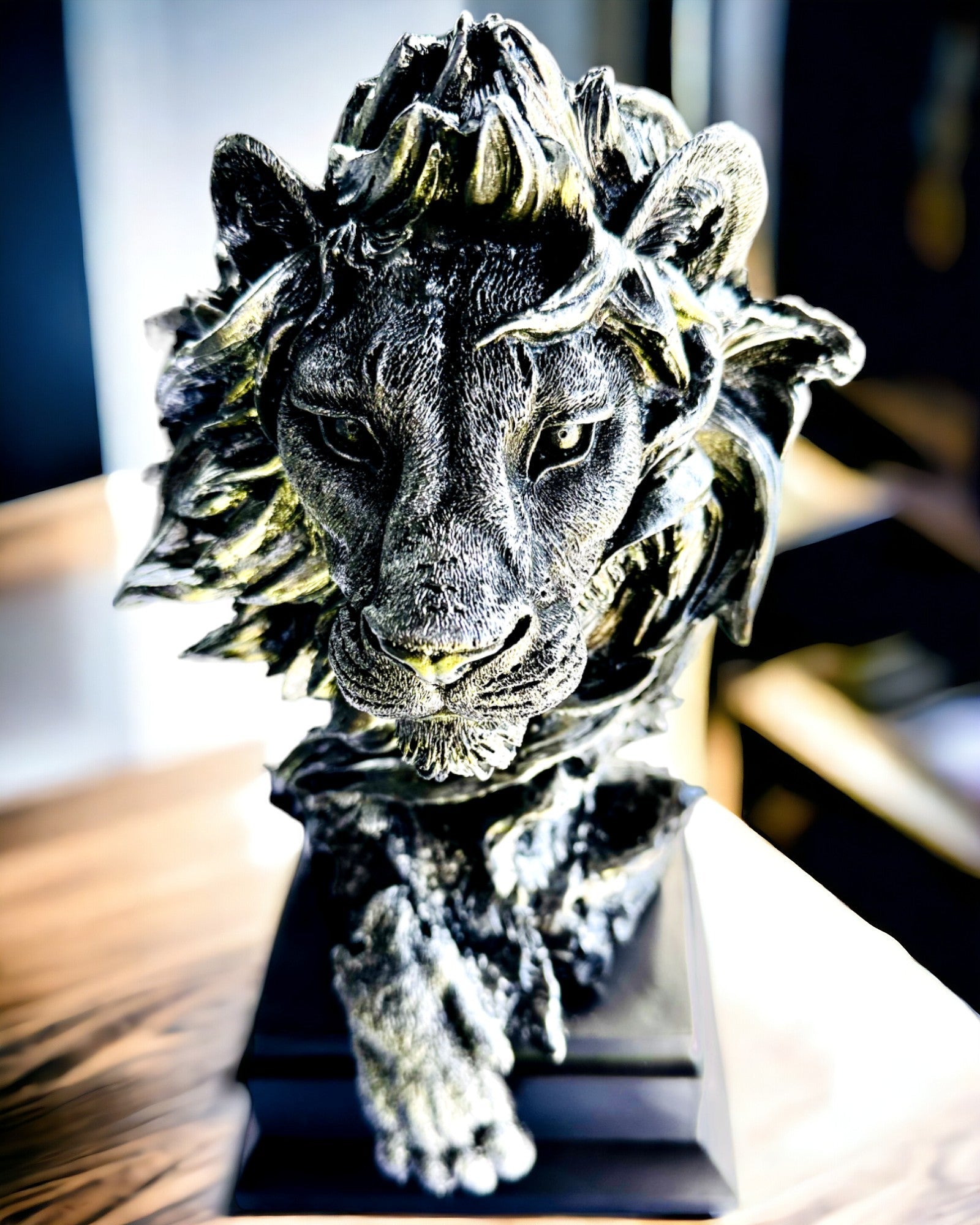 Jungle King Lion - Majestic Lion Statue - silver color, personalization option for a gift