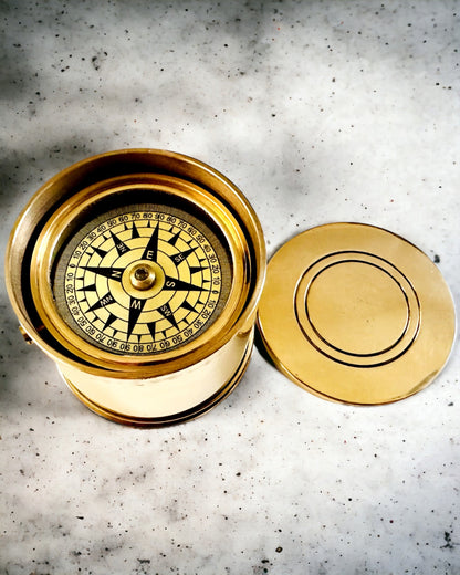 Traveler's Compass "Drum Sunrise" – with the option of personalization by engraving