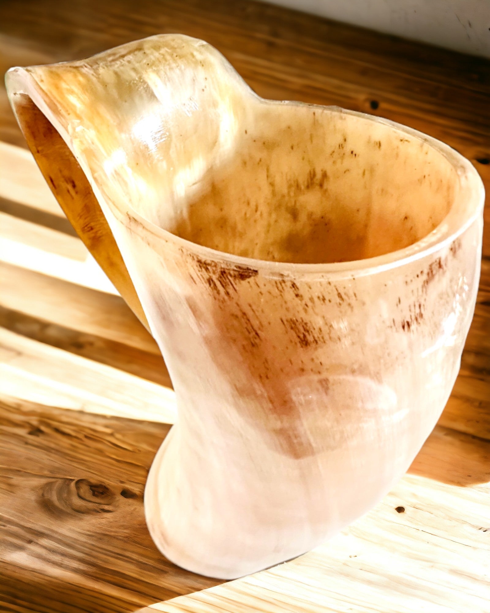 'Carved Mug 'Masterpiece' with the option of personalization by engraving - 5 color variants'