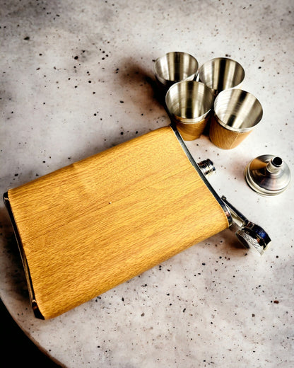 Wooden Set "Flask Elegance" with the possibility of personalization by engraving