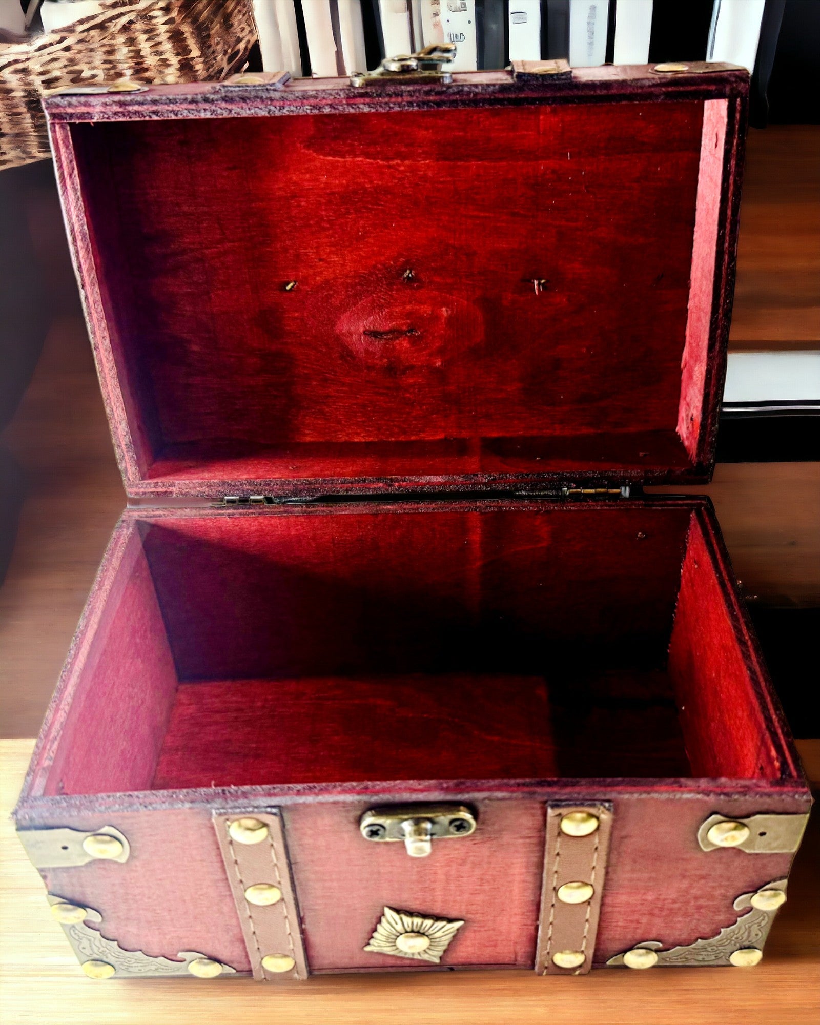 Wooden Box 'Pirate Treasure Chest' – Vintage Jewelry and Trinket Box