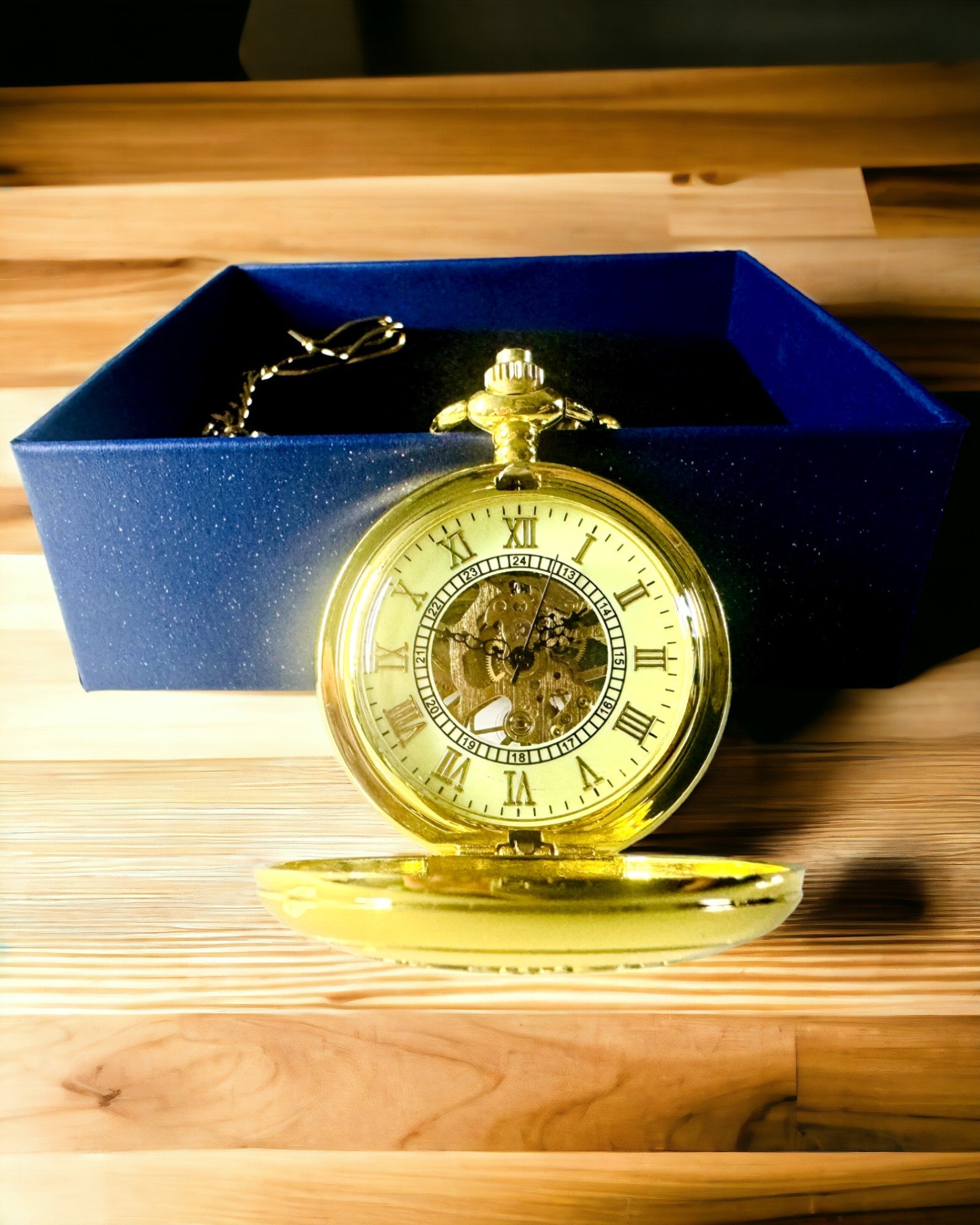 Retro Carved Pocket Watch with Hand-Wound Mechanism, Gold Color with Roman Scale and Luminous Dial, Vintage Style