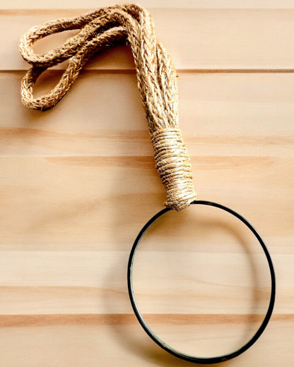 Hand magnifying glass with artisan string - "Indian Elegance"