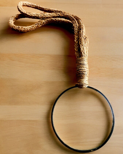 Hand magnifying glass with artisan string - "Indian Elegance"