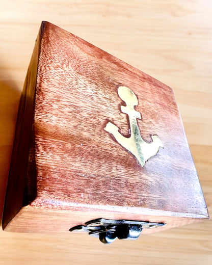 Wooden box for compact compass "Maritime" - personalization option with engraving