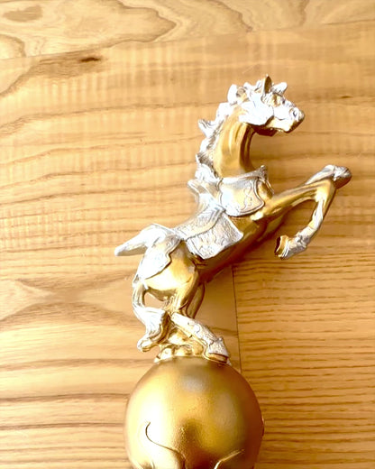 Elegant Statue "Golden Horse" - with the possibility of engraving for a gift