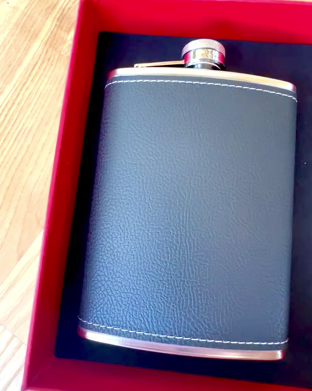 "Stylish Gentleman" Flasks Set - personalization option with engraving for a gift