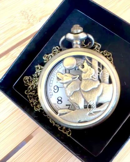 "Luna Wolf" – Stylish Pocket Watch with Wolves, personalization option for engraving as a gift