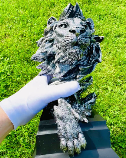 Jungle King Lion - Majestic Lion Statue - silver color, personalization option for a gift