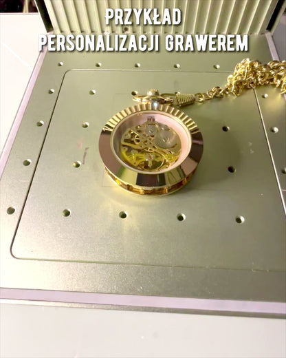 Retro Pocket Watch – Mechanical Luxury in Vintage Style gold color, personalization with engraving